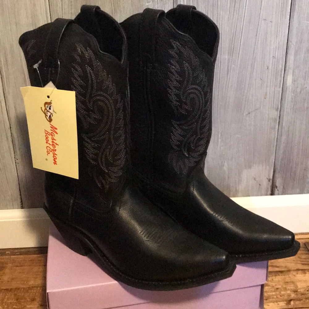 Snip Toe Leather Cowgirl Boots